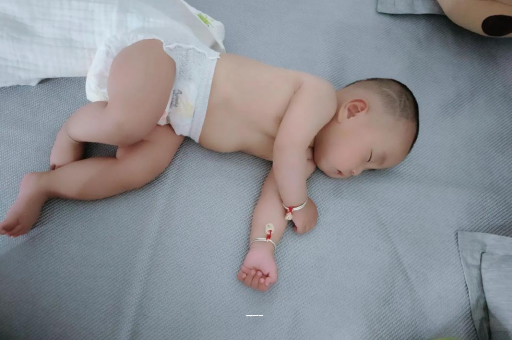 供卵包生男孩公司宝宝高烧怎么处理